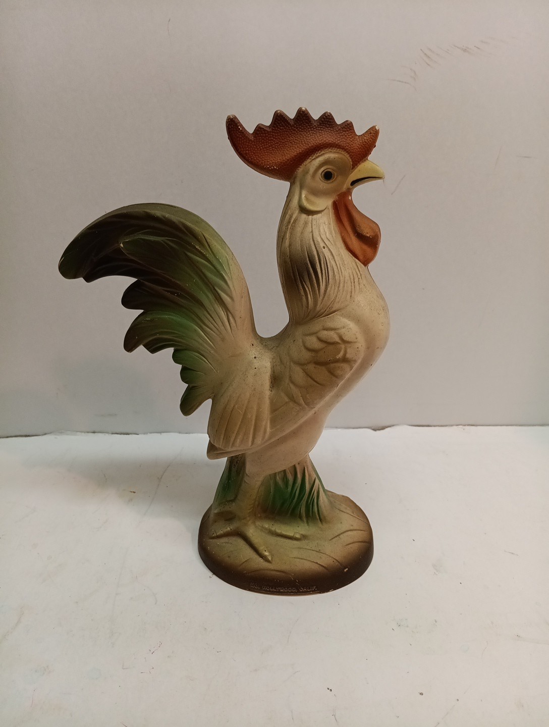 Knickerbocker Hollywood California Plastic Rooster Coin Bank Vintage 10\