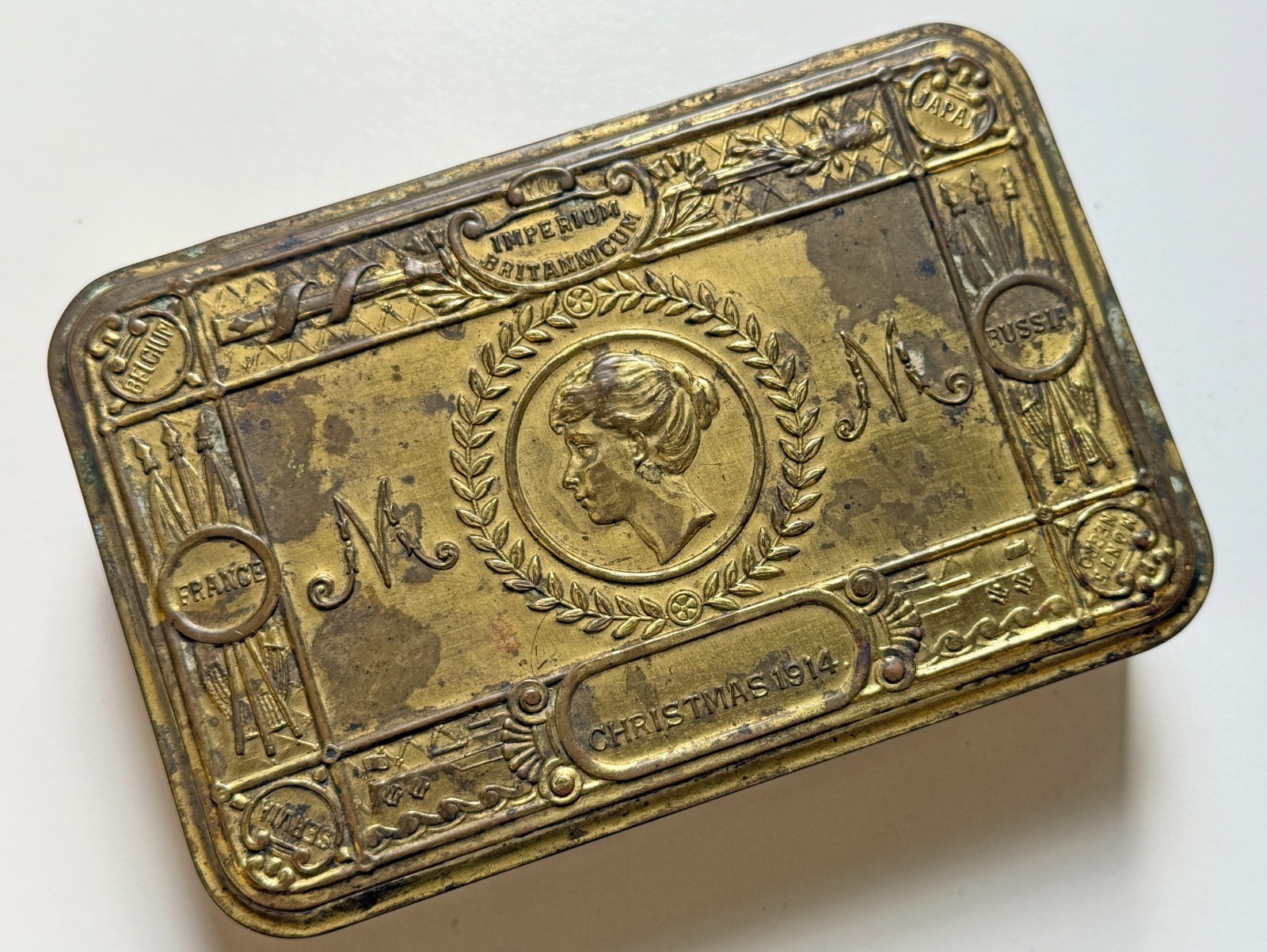 WW1 1914 Princess Mary Christmas tin, tobacco or Chocolate               [31649]