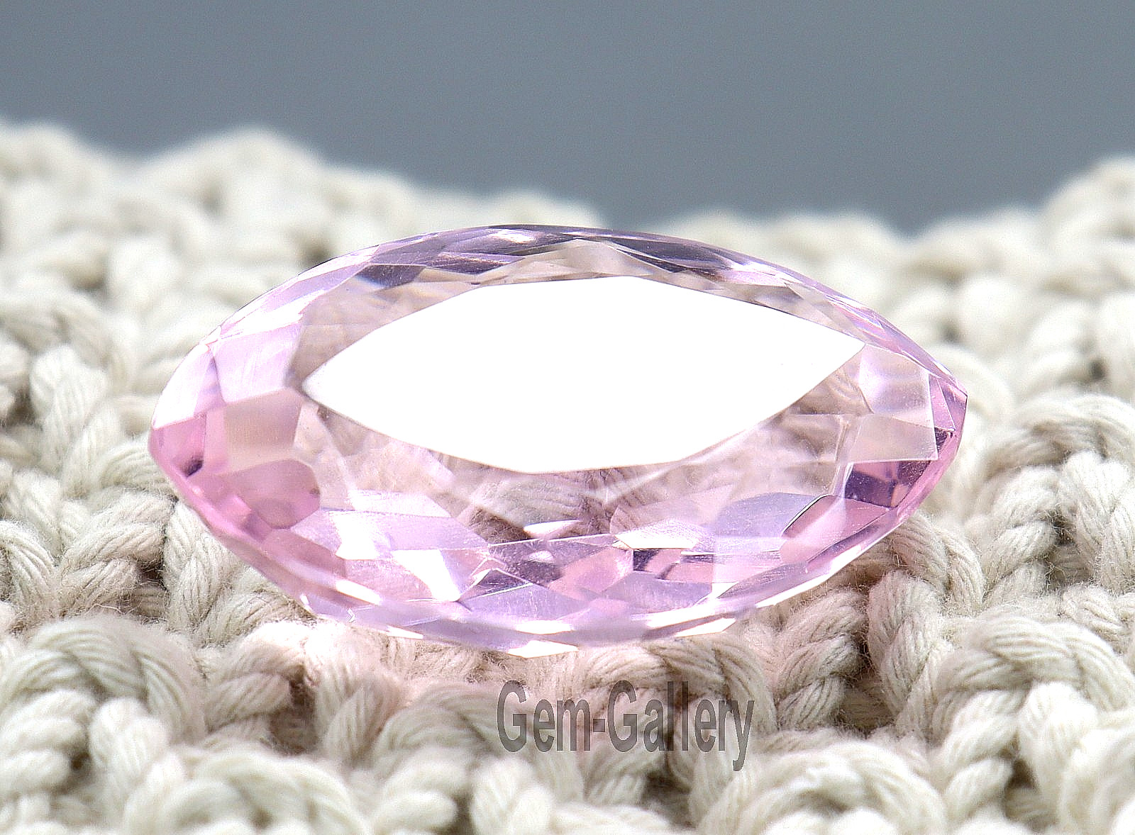 85.10 Ct Natural Pear Cut Sri-Lankan Pink Topaz GGI Certified Loose Gemstone 85.10 Ct Natural Pear Cut Sri-Lankan Pink Topaz GGI Certified Loose Gemstone