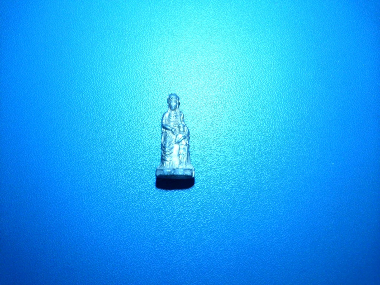 Small Metal Religious Figurine - Virgin and Child - 24mm Miniature »