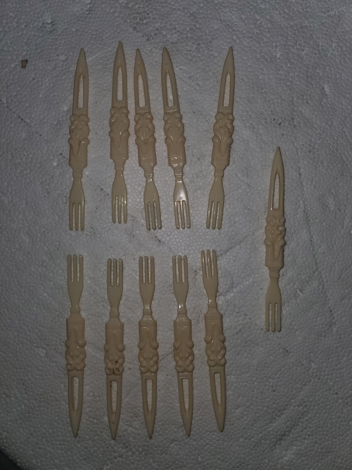 11 Vintage Ivory Celluloid Plastic Bar/Cocktail Appetizer Forks/Picks Plastic