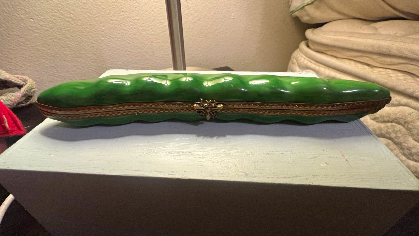 Handmade Hand-Painted Limoges France Pea Pod Hinged Trinket Box