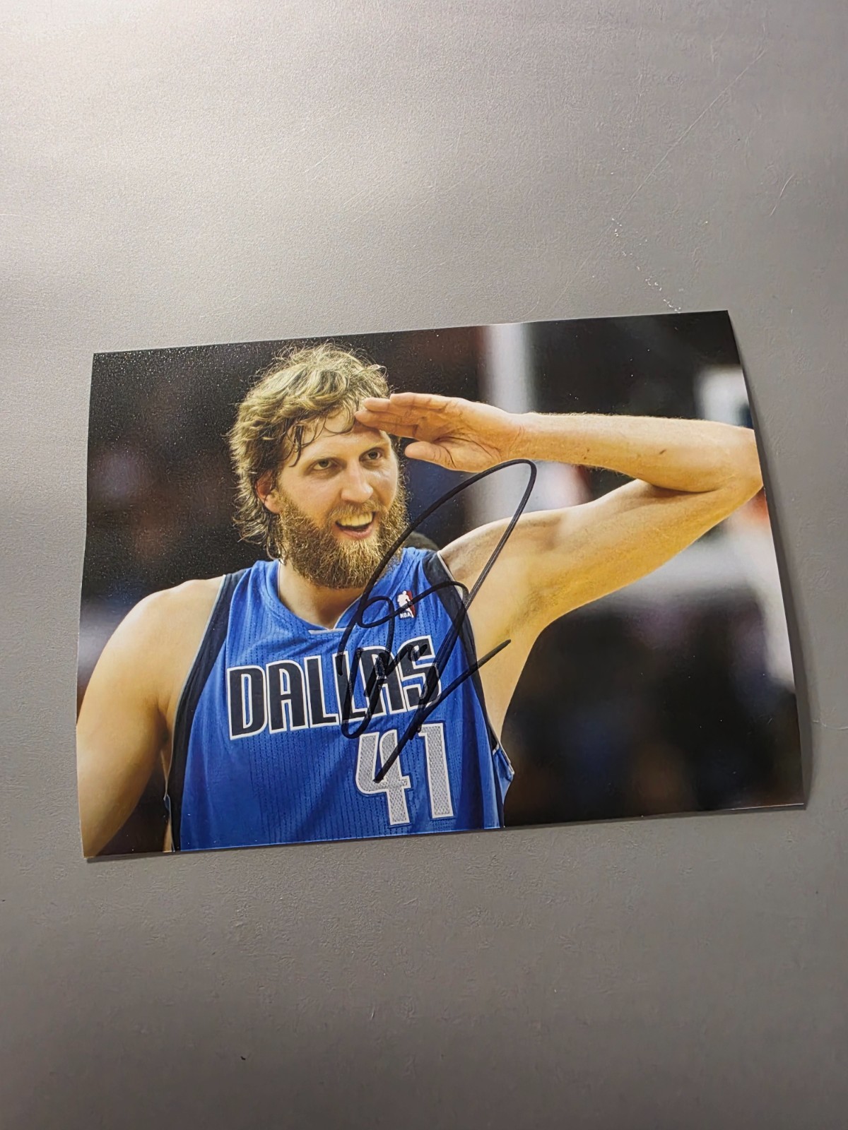 DIRK NOWITZKI-signed photo approx 13x17 autograph (4584) COA