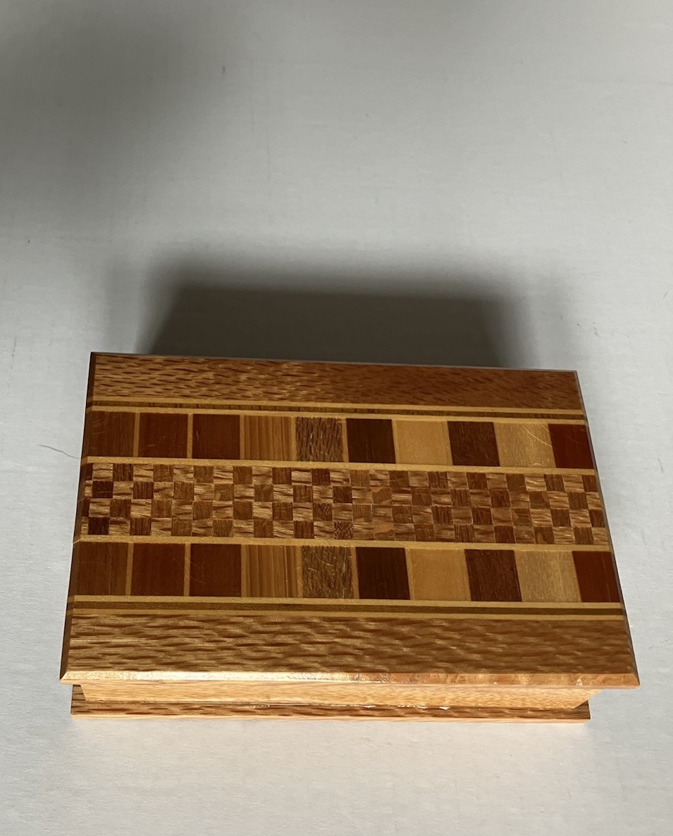 Vintage New Zealand Sovereign Woodware Handcrafted Box 20 Timbers 6 X 4 Inches