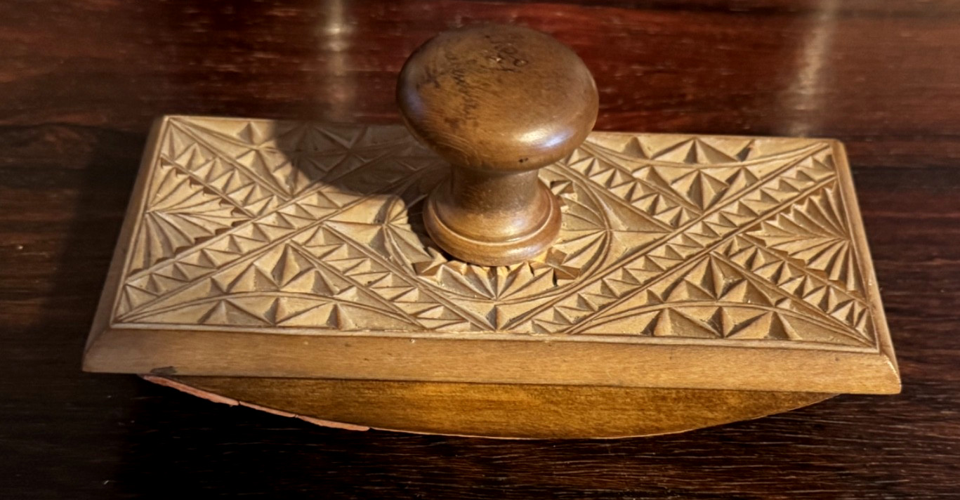 Antique Chip Carved Wooden Rocking Desk Ink Blotter \