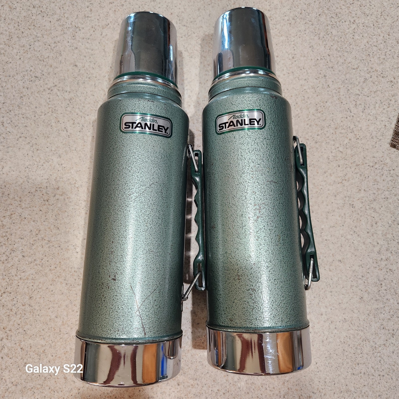 2 Vintage Stanley Aladdin Green Thermos Bottles A-944DH 1 Quart Made in USA