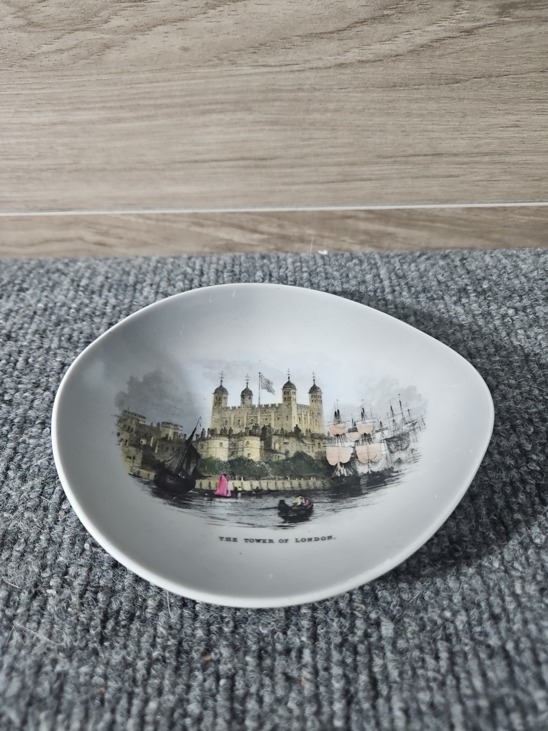Vintage Queensberry Tableware Tower of London Decorative Collector Plate England