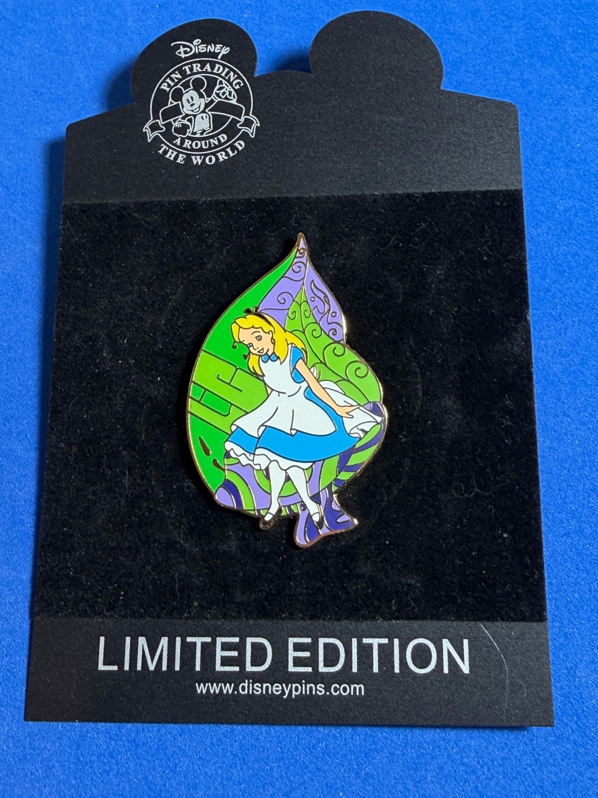 Disney Shopping Mod Alice in Wonderland Leaves LE 100 Pin H01