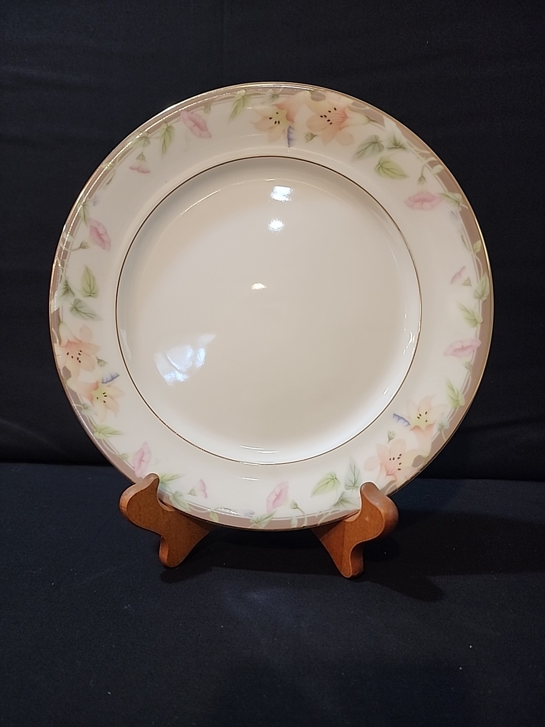 Mikasa Morning Glory L6220 Salad Plate 8.5\