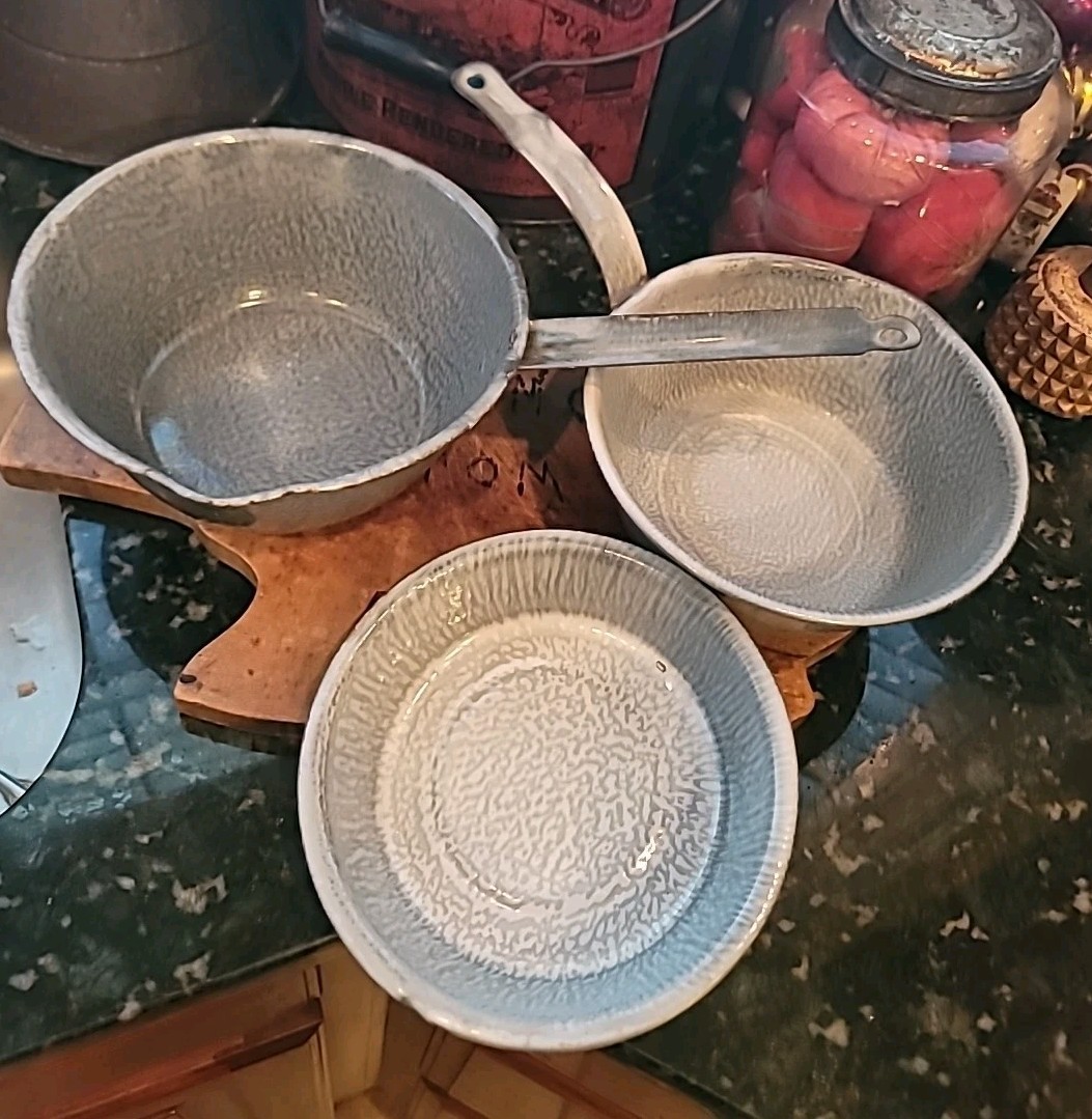 Graniteware Pans Grey Speckled Handles Early 1900s Pour Spout Set 3 Pans