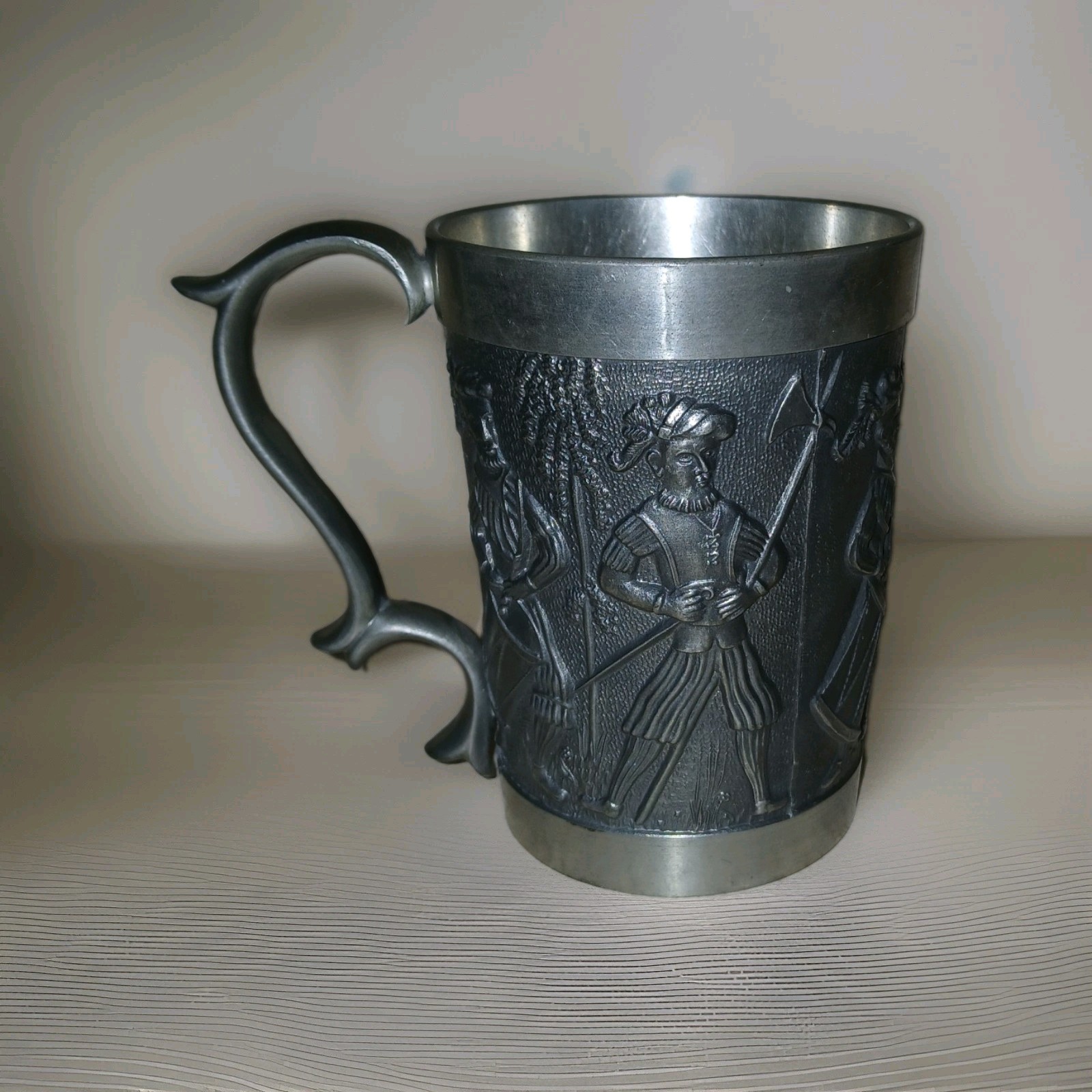 VINTAGE MULLINGAR PEWTER IRELAND MEDIEVAL TANKARD STEIN VINTAGE MULLINGAR PEWTER IRELAND MEDIEVAL TANKARD STEIN