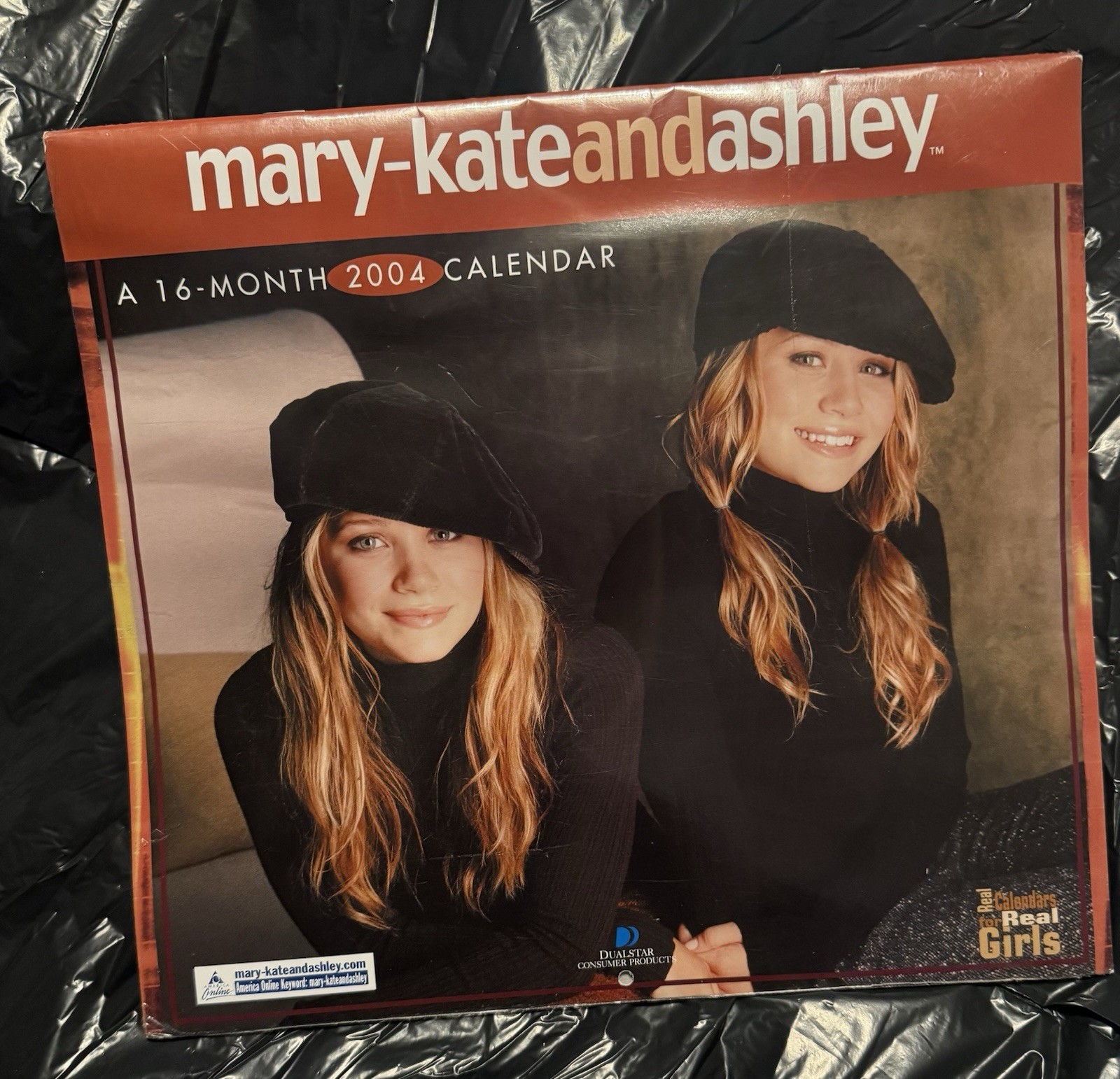 Mary-Kate and Ashley Real Girls 2004 16-Month Calendar (16-Month 2004)