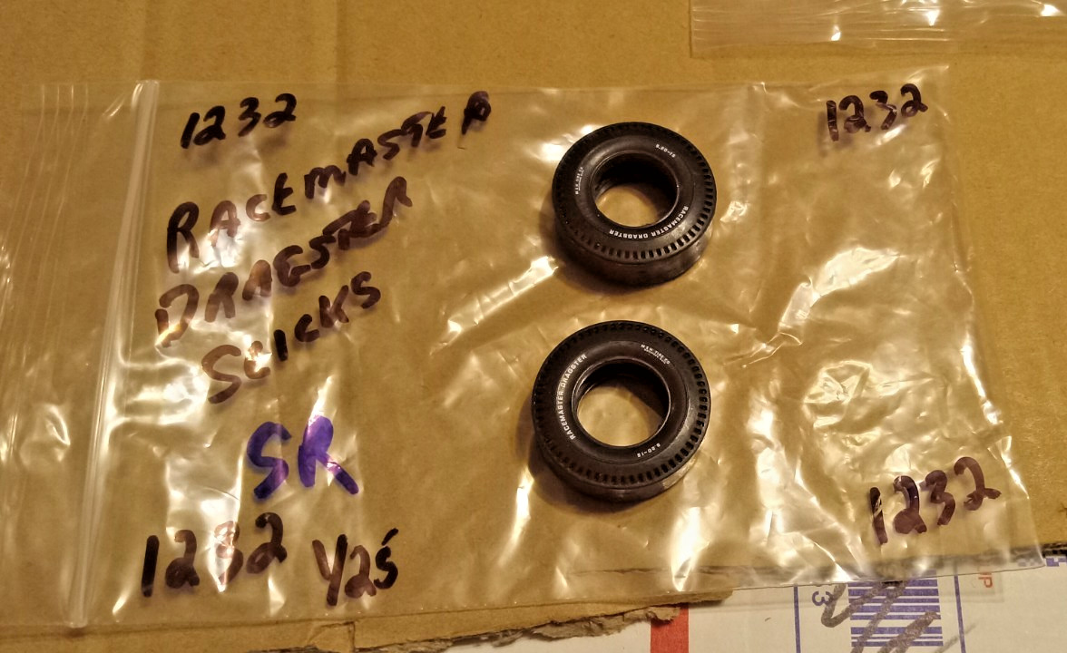 AMT Two (2) Slicks  1/25 SCALE  PACKAGE # 1232 