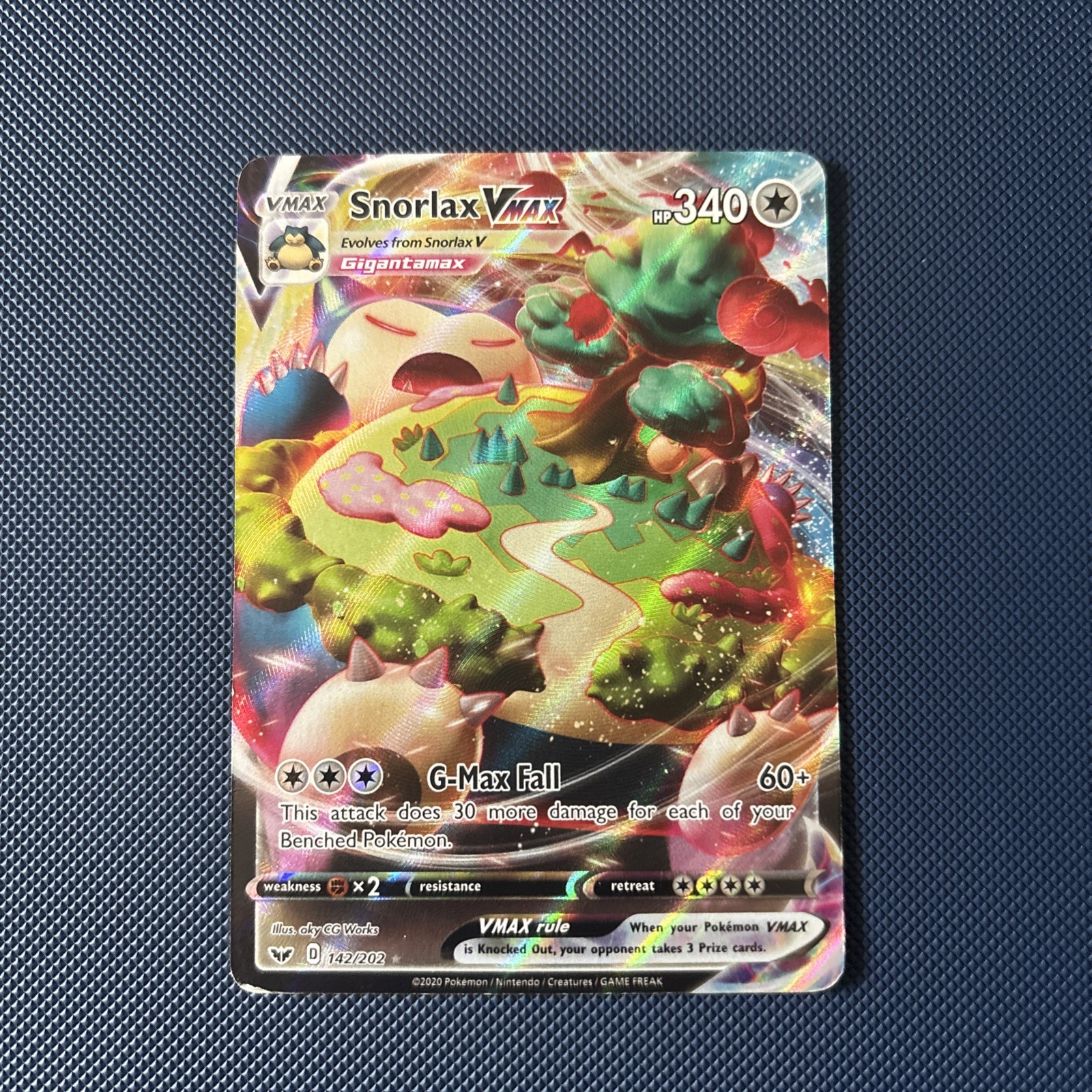 Pokémon TCG Snorlax VMAX SwSh 142/202 Holo English