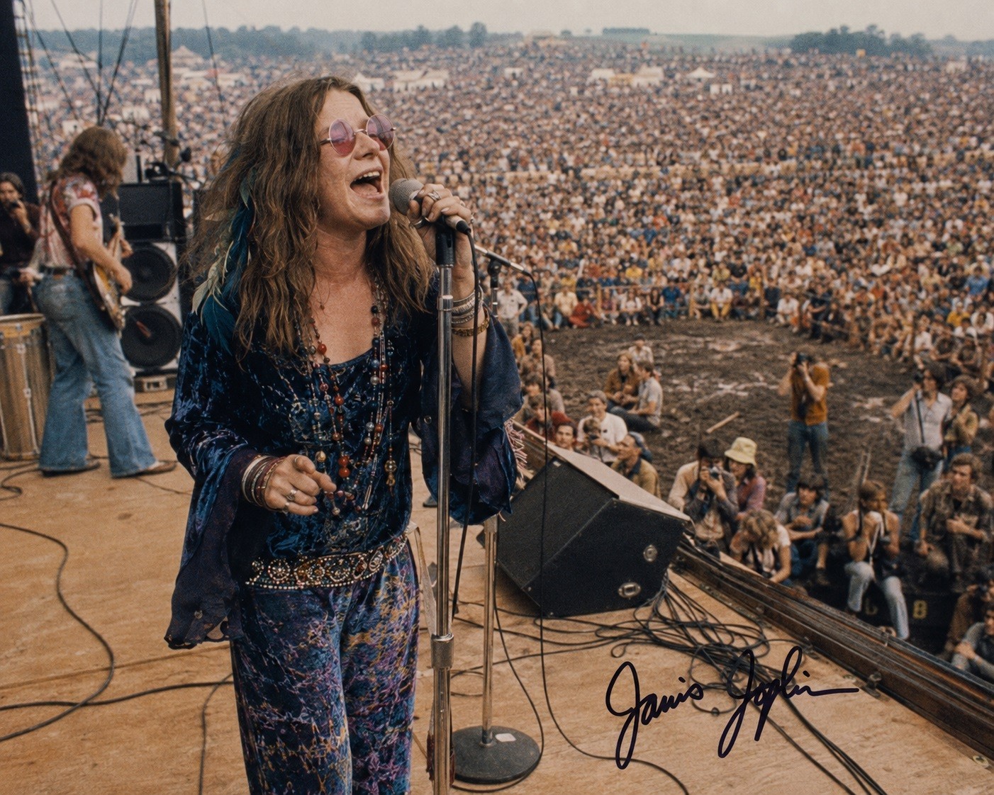 pt388 Janis Joplin on Stage at Woodstock 1969 