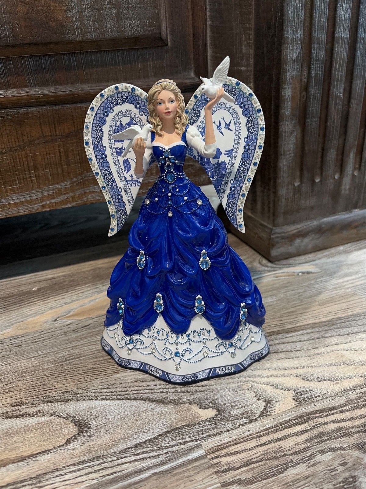 sparkling blue willow angel number 6907A