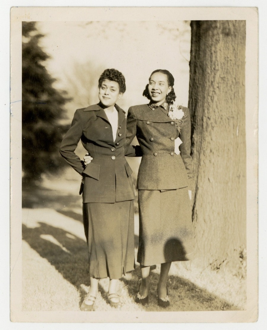 African American Lesbian Women Twinning 1930 Gay Women Antique Photo Short Hair African American Lesbian Women Twinning 1930 Gay Women Antique Photo Short Hair