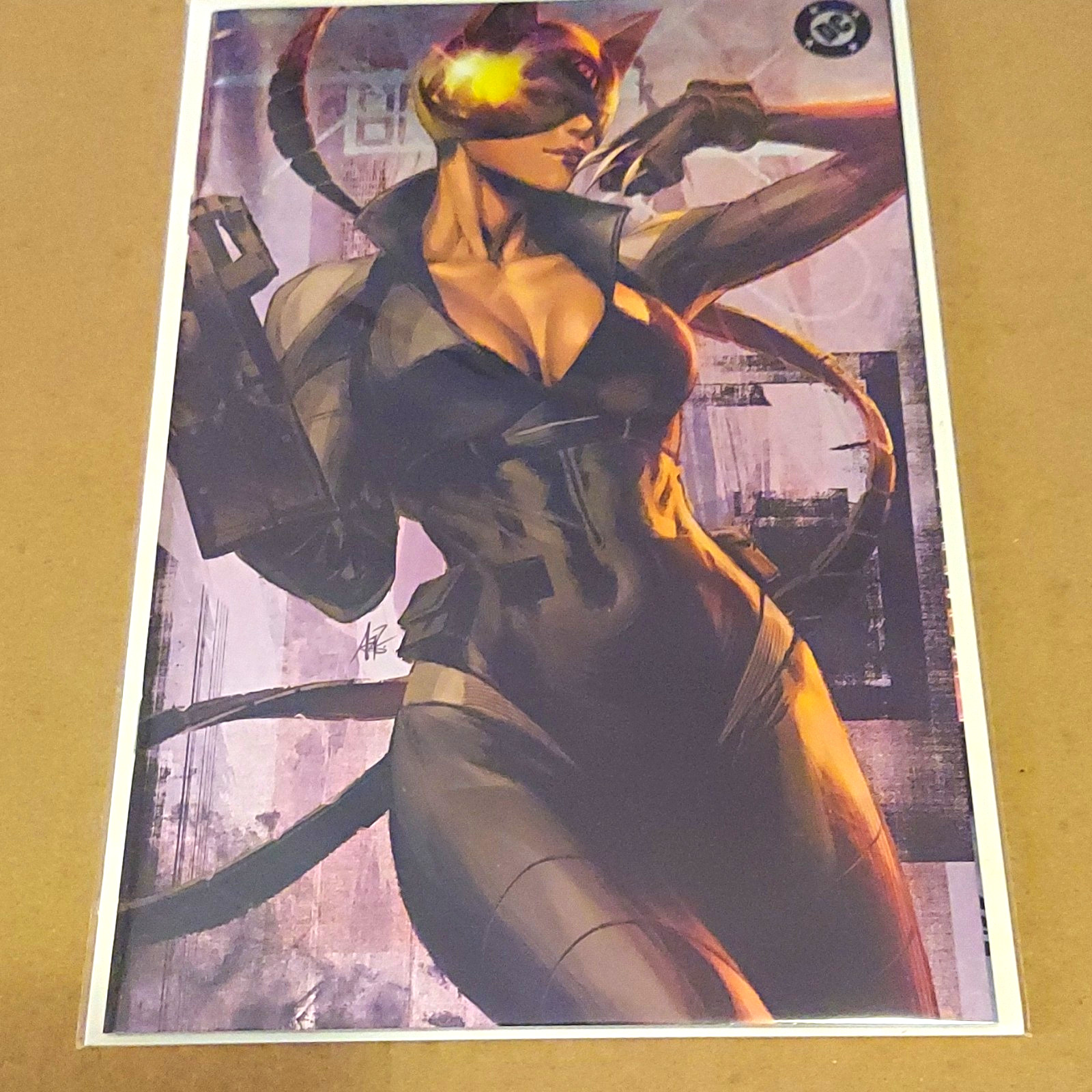 Absolute Batman #13 Artgerm Exclusive Spot Foil Variant LTD 1000 With Catwoman
