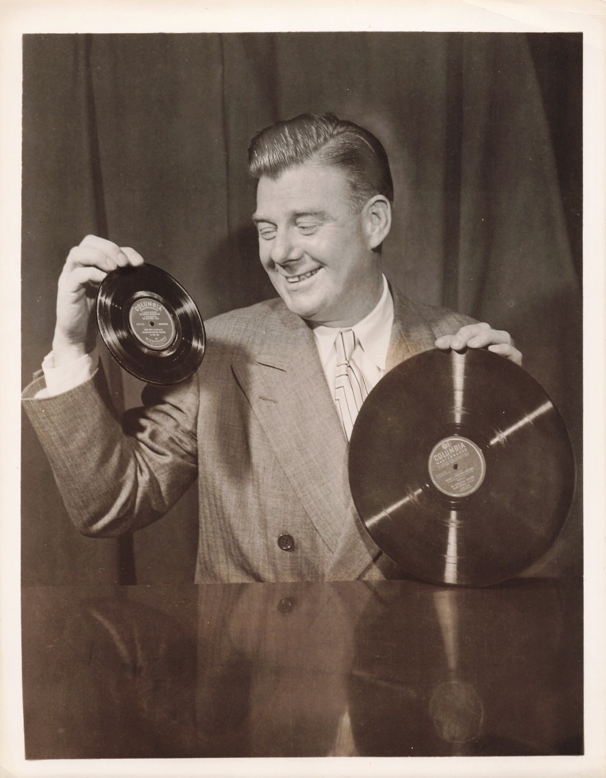 Arthur Godfrey 1948 Press Photo Microgroove records CBS  Radio   *P189a