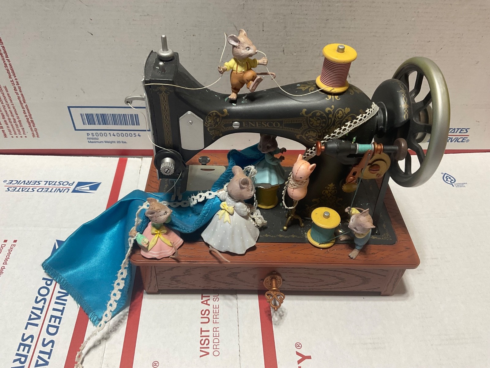 Vtg Enesco Sewing Machine with Mice Music Box \
