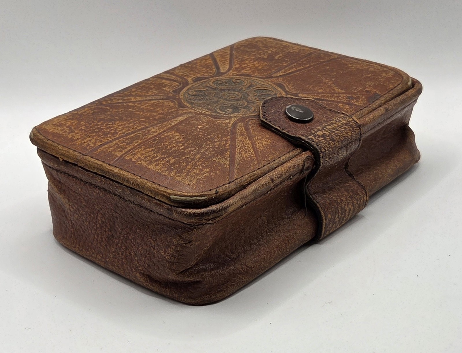 Vintage Mid Century Tooled Leather Trinket Box Sun Medallion Split Ring Snap
