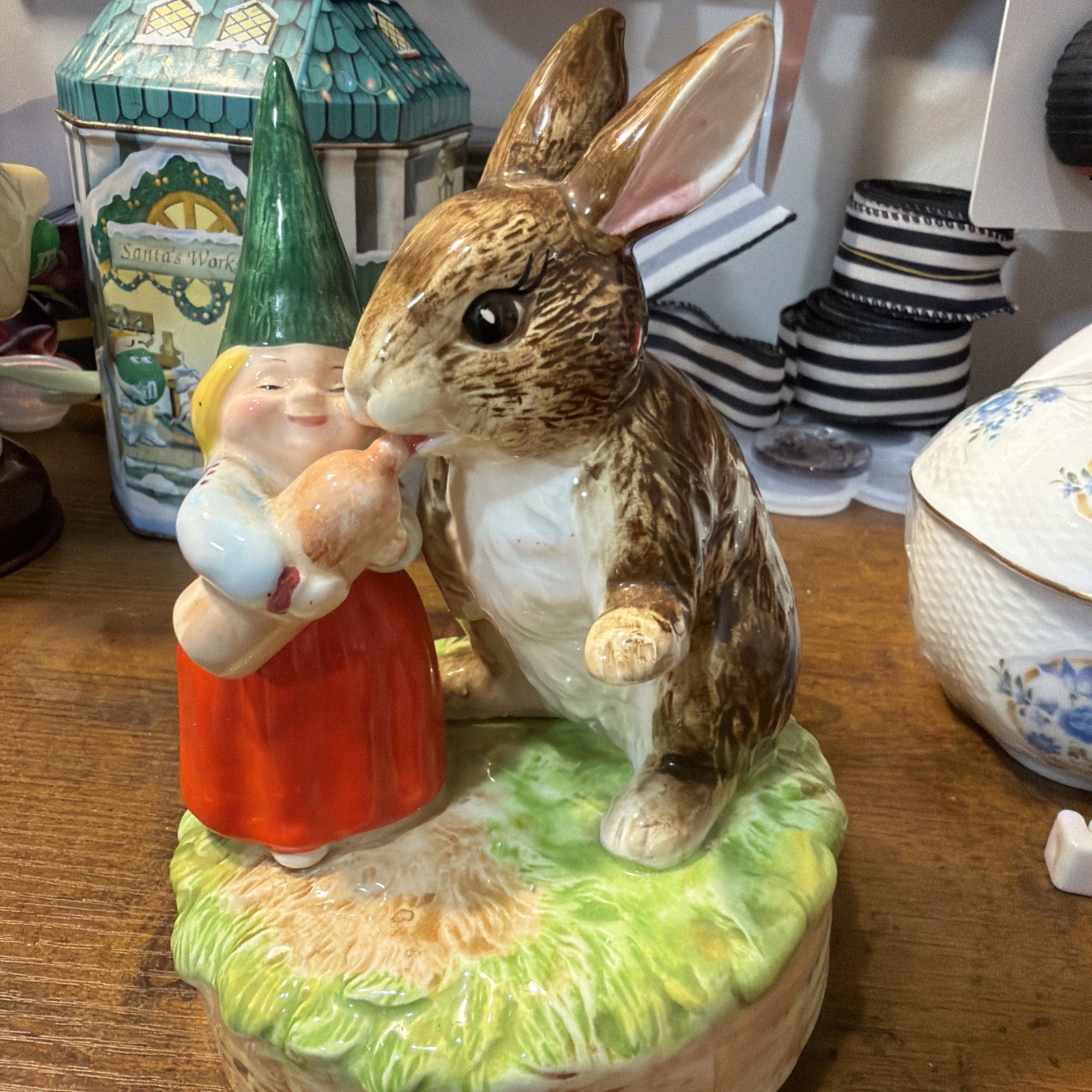 1979 Gorham Unieboek Gnome Rabbit Bunny MUSIC BOX Plays Elvis Love Me Tender