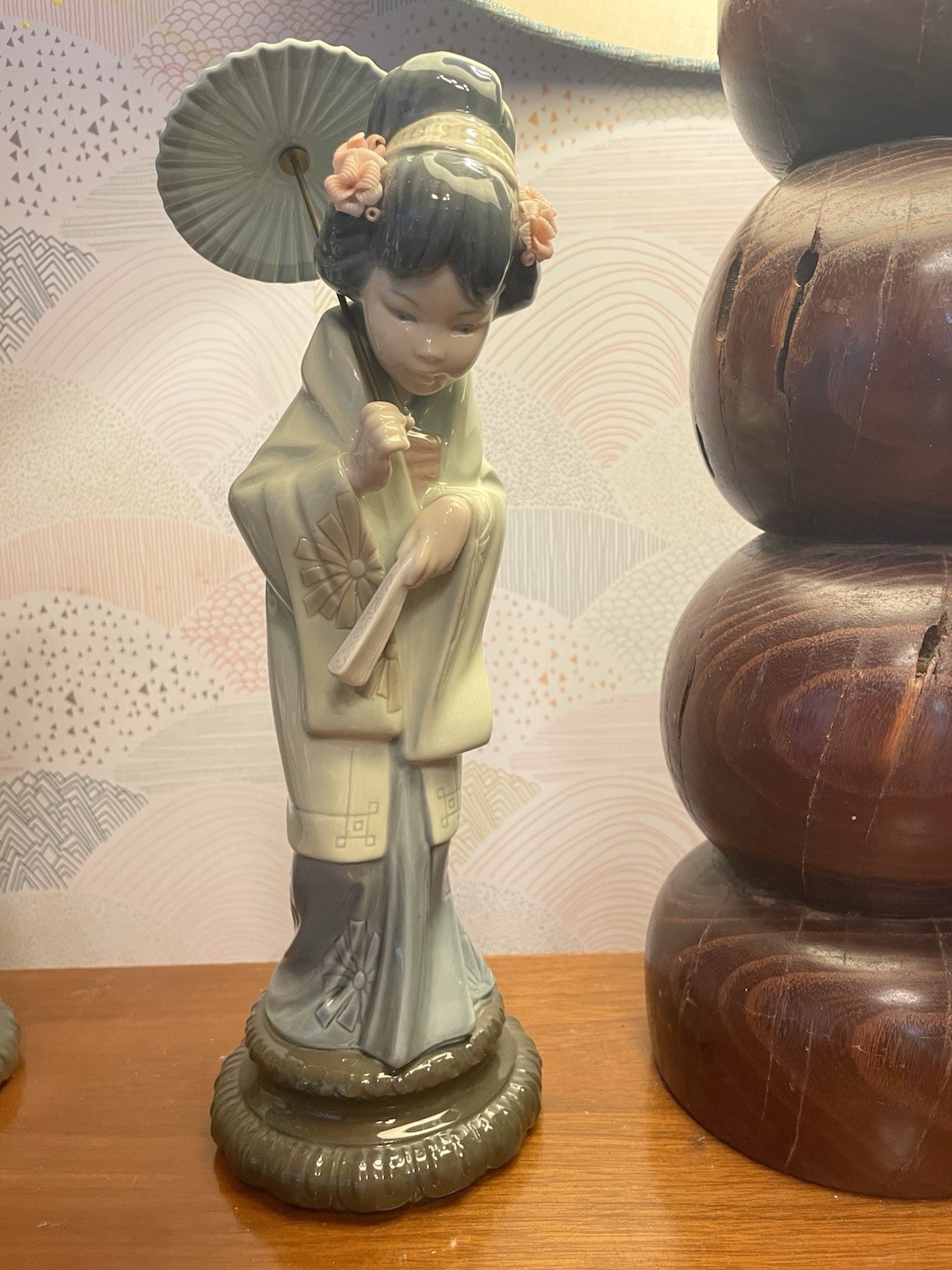 Lladro #4988 ~ ORIENTAL SPRING ~ Parasol Beautiful Asian Woman Retired