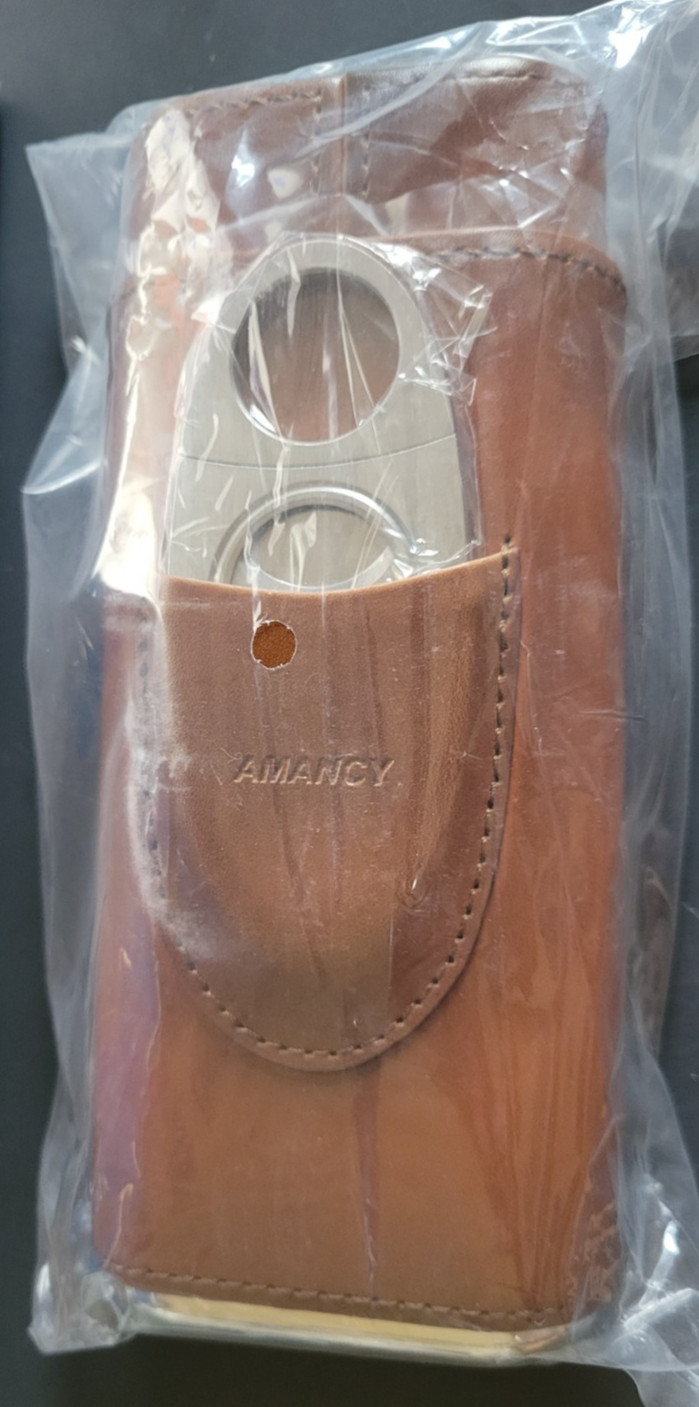 AMANCY Premium 3-Finger Brown Leather Cigar Case with Cigar Cutter.