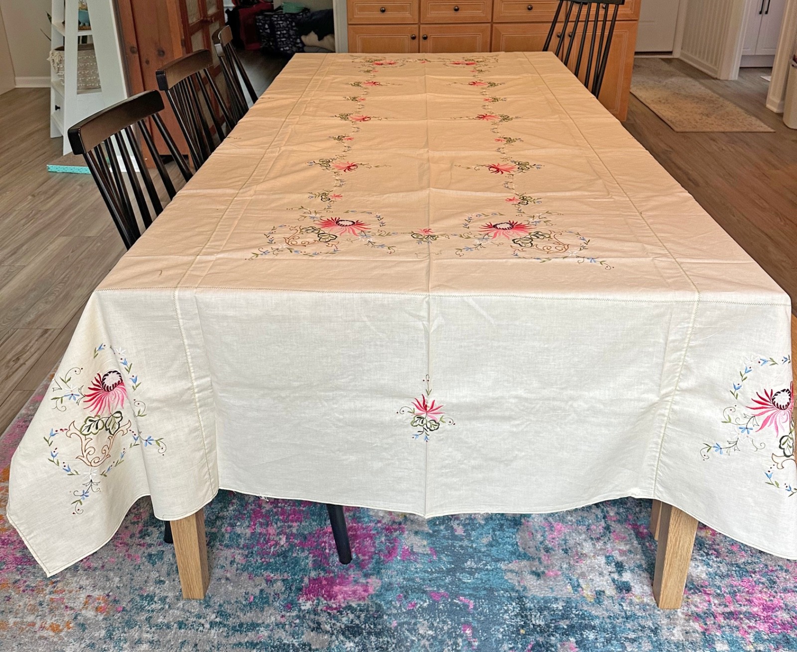 beautiful Vintage handmade embroidery tablecloth and 12 napkin set