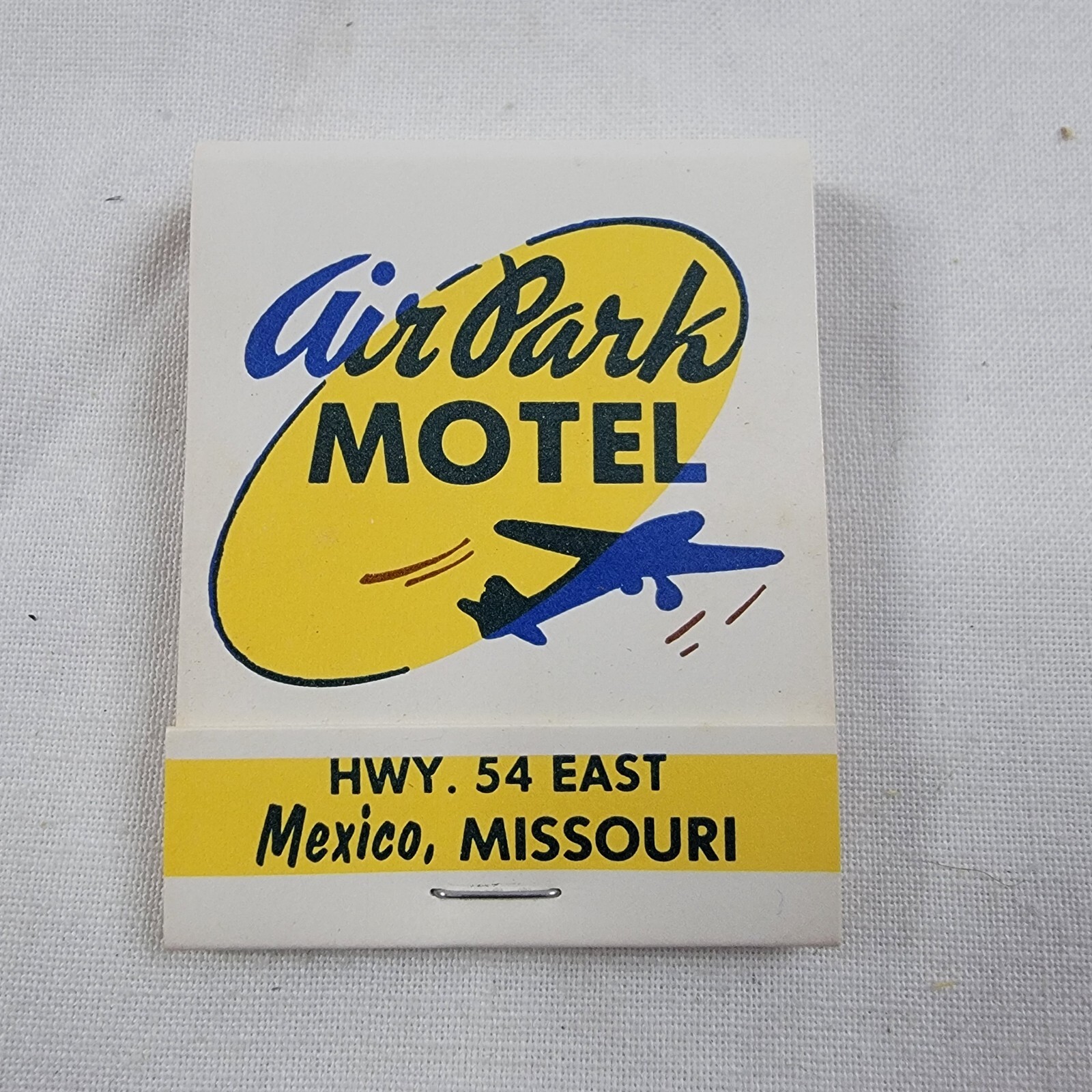 Vintage Air Park Motel Mexico Missouri Full Unused Matchbox NOS Airplane Hotel