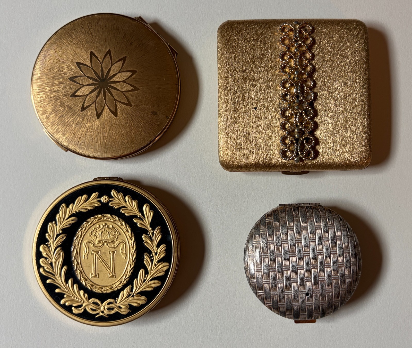 Lot of 4 - VINTAGE MAKEUP COMPACTS - Avon Stratton Elizabeth Arden - 1950s/60s