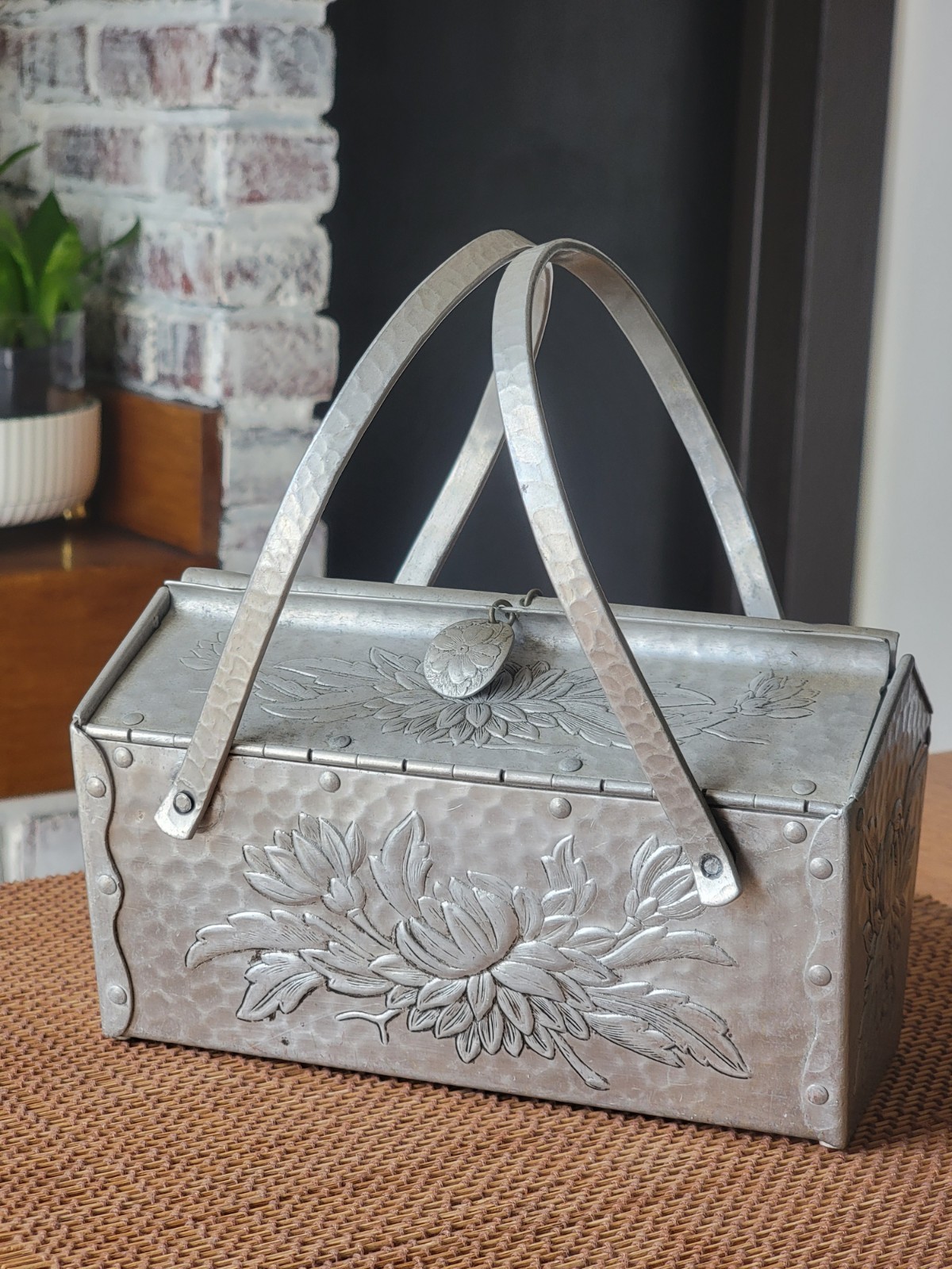 Rare VTG Aluminum BOX BAG Double Handle PURSE Hammered/Floral Embossed/Repousse\'