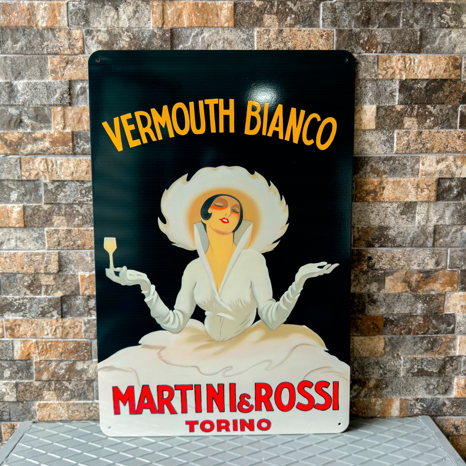 Vintage MARTINI &ROSSI VERMOUTH BIANCO Lady Hevy Metal Sign-24\