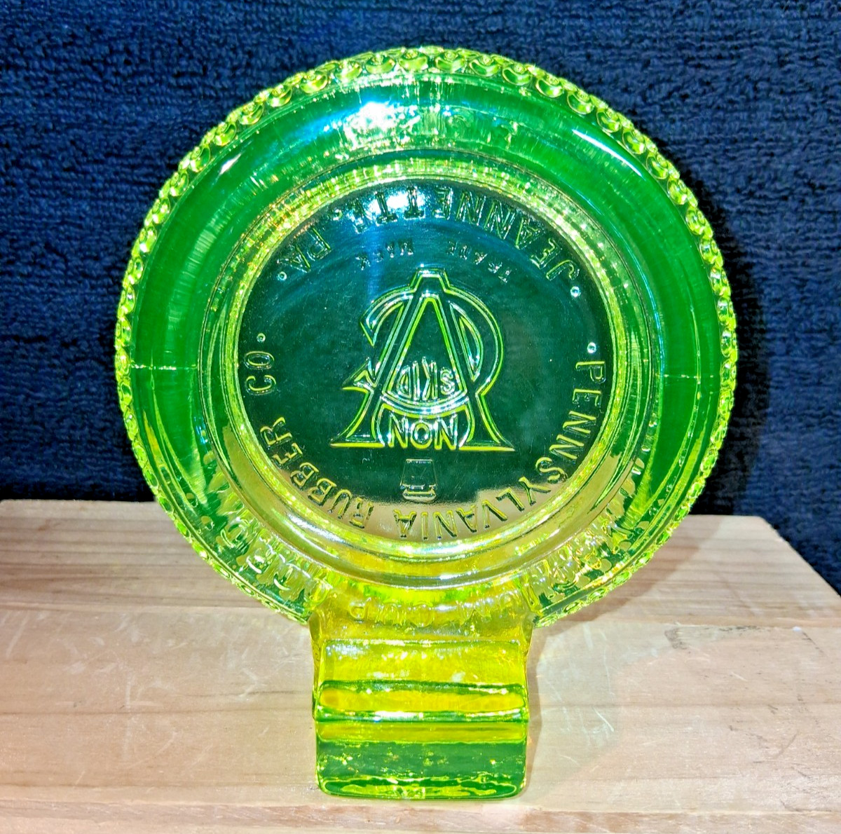 ANTIQUE PENNSYLVANIA RUBBER CO. ADVERTISING TIRE ASHTRAY (YELLOW VASELINE GLASS) ANTIQUE PENNSYLVANIA RUBBER CO. ADVERTISING TIRE ASHTRAY (YELLOW VASELINE GLASS)