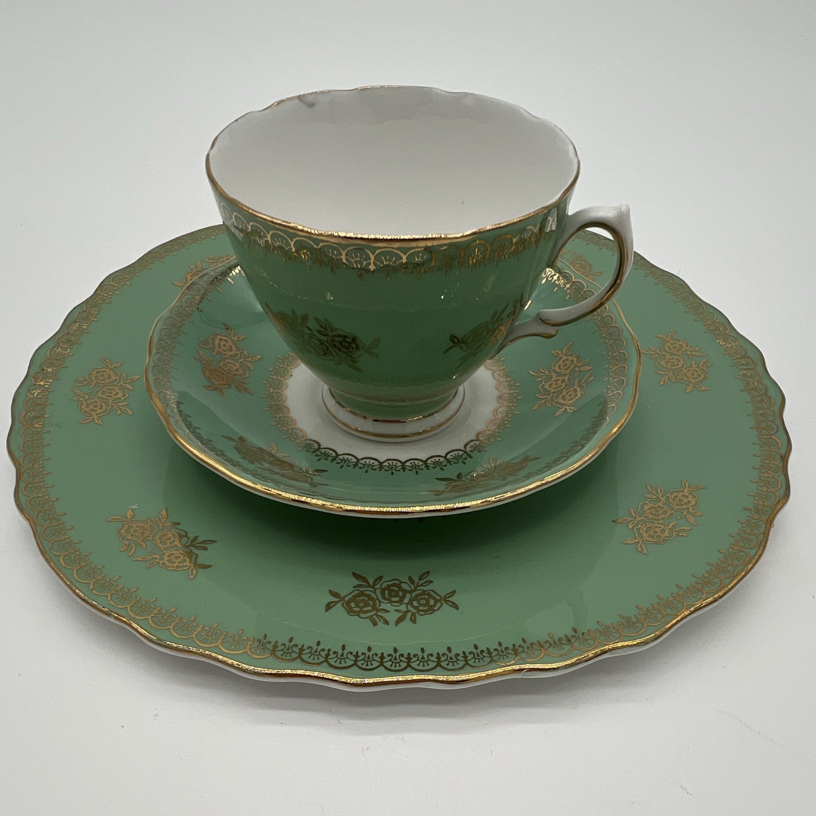 Vtg 1950s Colclough Green Gold Filigree Teacup Saucer Plate Trio Set England Vtg 1950s Colclough Green Gold Filigree Teacup Saucer Plate Trio Set England