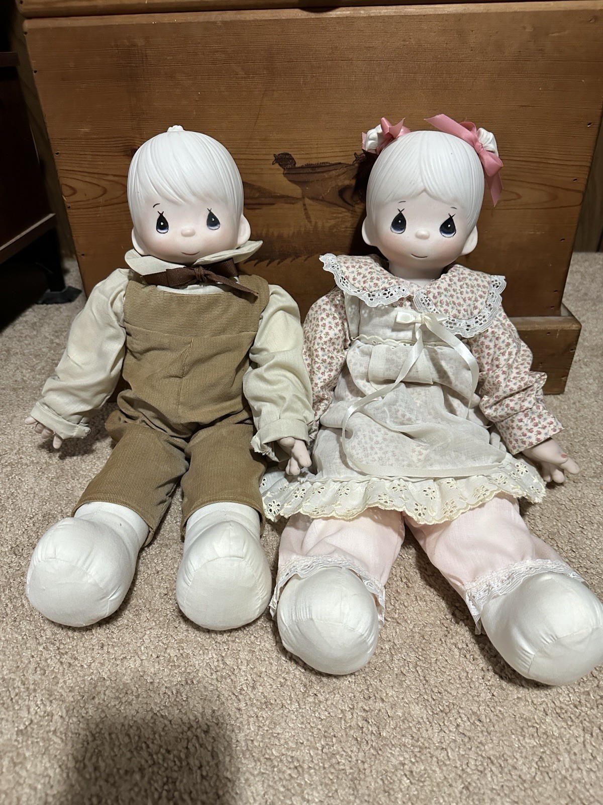 Vintage PRECIOUS MOMENTS 1981 Porcelain Doll \ Vintage PRECIOUS MOMENTS 1981 Porcelain Doll \
