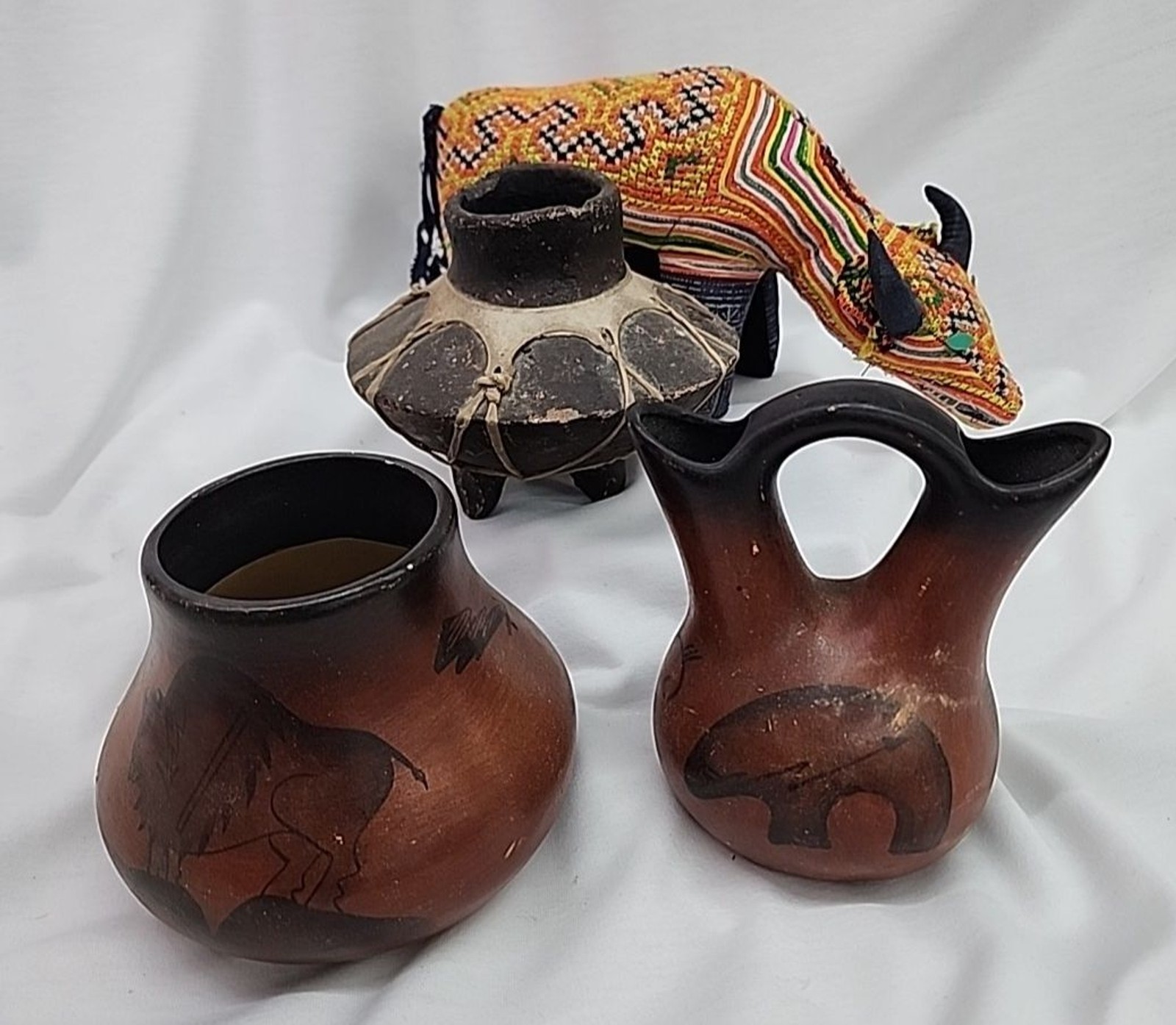 Mexican Pottery Lot Of 4 Pieces Vintage or older Collectible Read Description Mexican Pottery Lot Of 4 Pieces Vintage or older Collectible Read Description