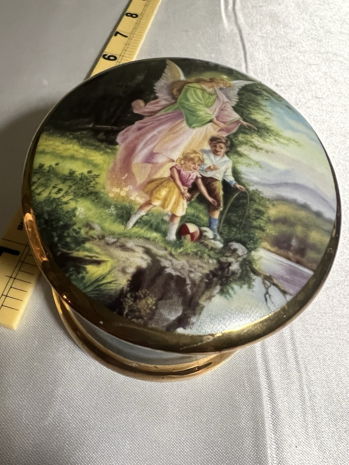 1996 Ardleigh Elliott Safe At Play Porcelain Music Box Mozart Lullaby WORKING