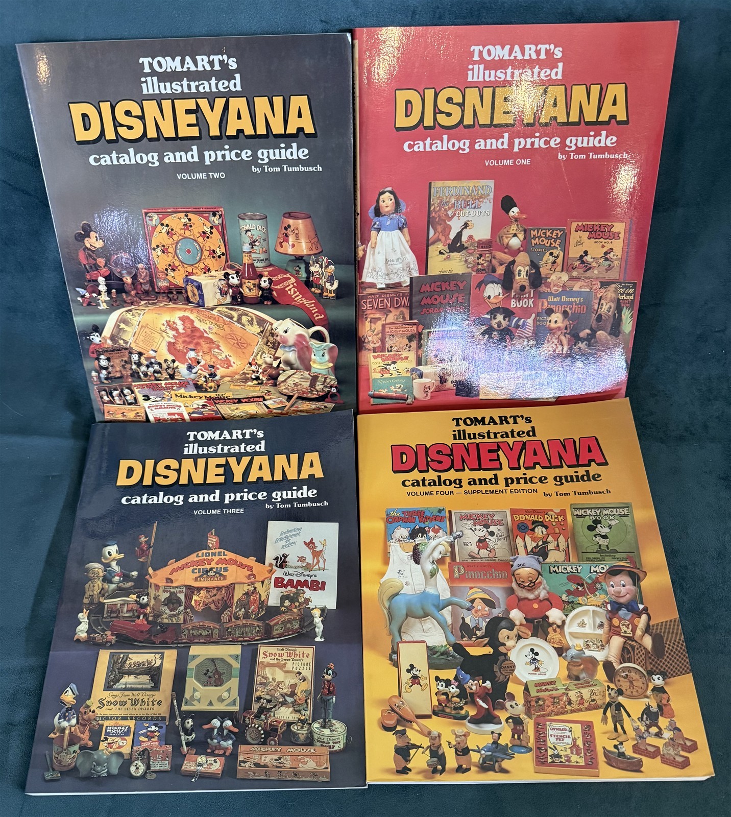 Disney TOMART\'s Illustrated DISNEYANA Catalog & Price Guide Volumes 1 - 4 