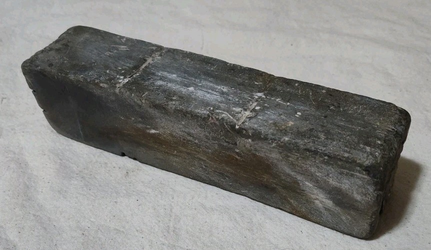 🪓 ANTIQUE SHARPENING OIL STONE MONTANA BARN FIND D26