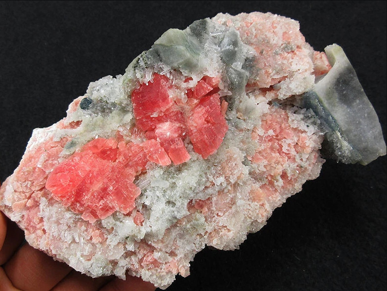 239g gem pink Rhodochrosite&Quartz crystals mineral Liubao,Wuzhou,Guangxi,China 239g gem pink Rhodochrosite&Quartz crystals mineral Liubao,Wuzhou,Guangxi,China