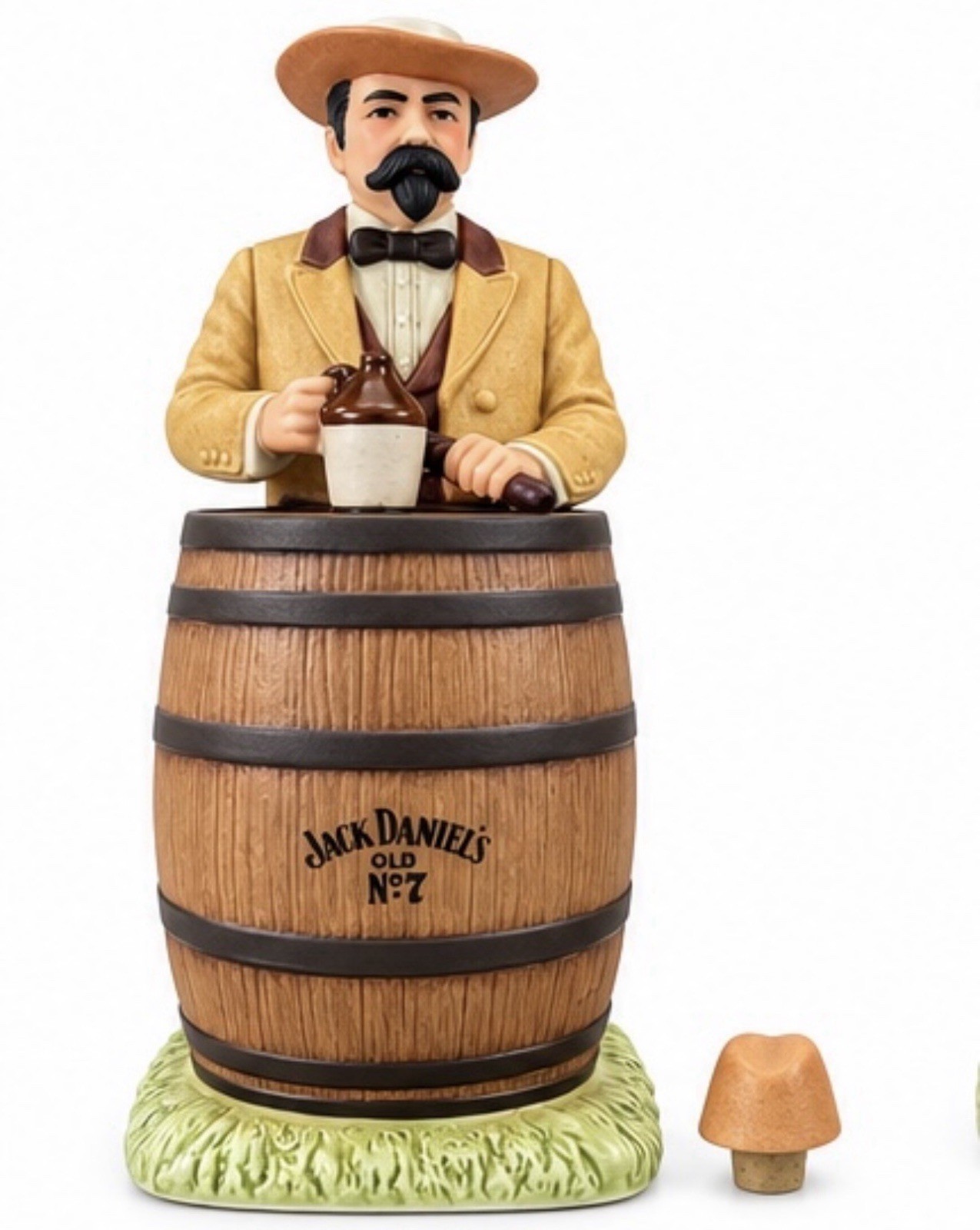 RARE Mr. Jack Daniel, Esquire” porcelain statue decanter (1984–1985) Japan NOB