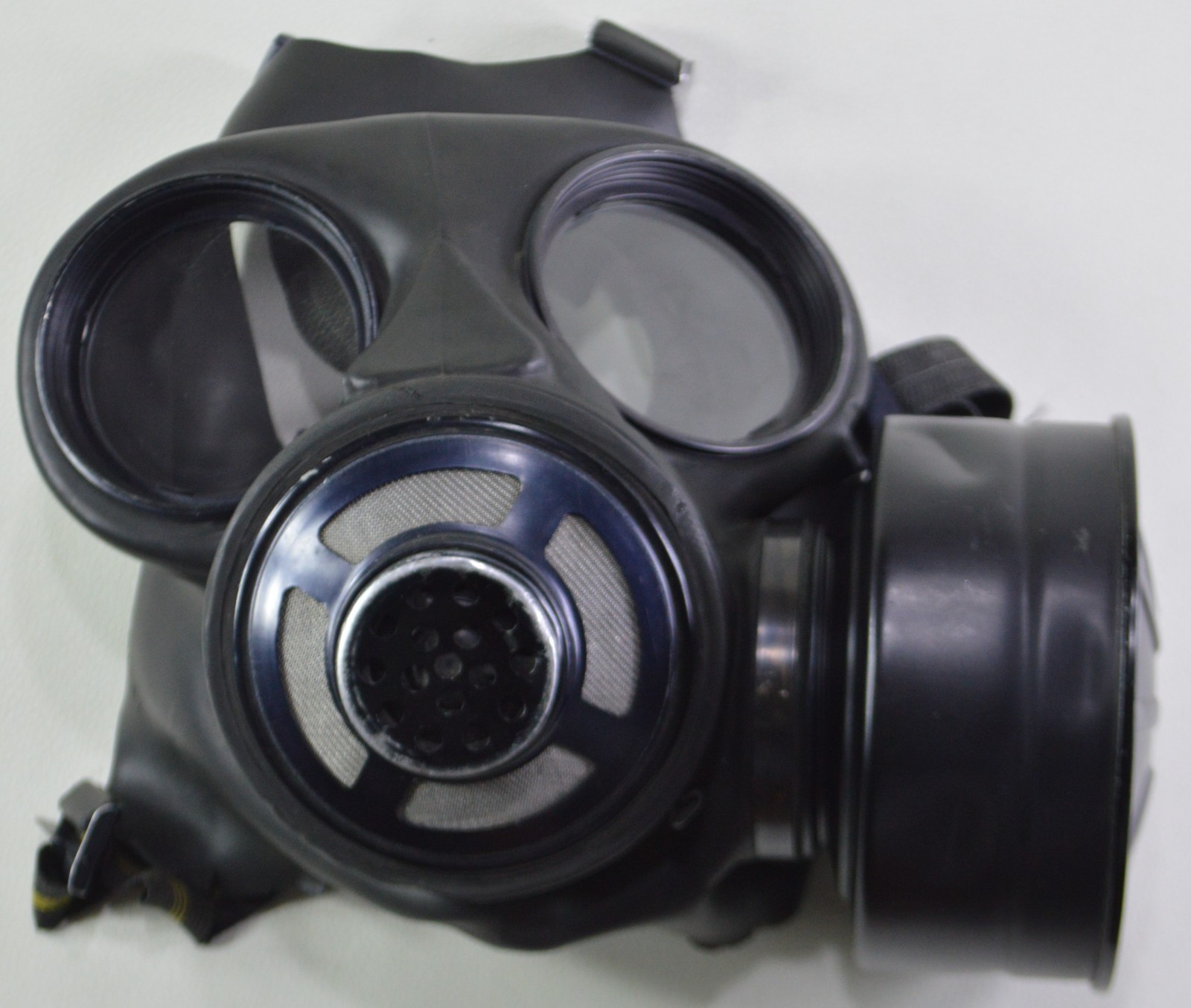 Vintage Canadian Armed Forces C3 Gas Mask Baron 1980s Medium Cold War