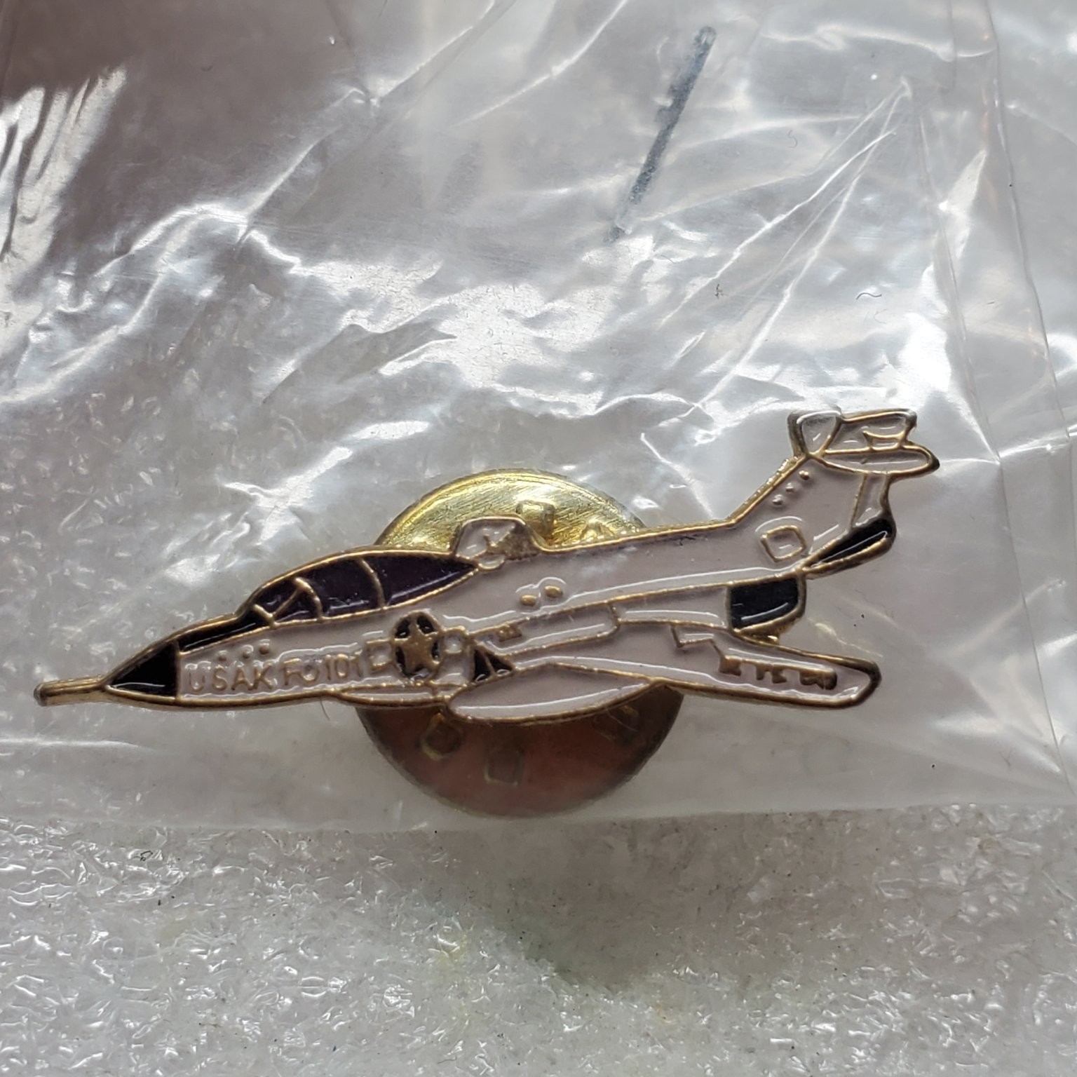 USAF F-104 Starfighter Jet Lapel Pin Enamel Military Air Force Collectible New