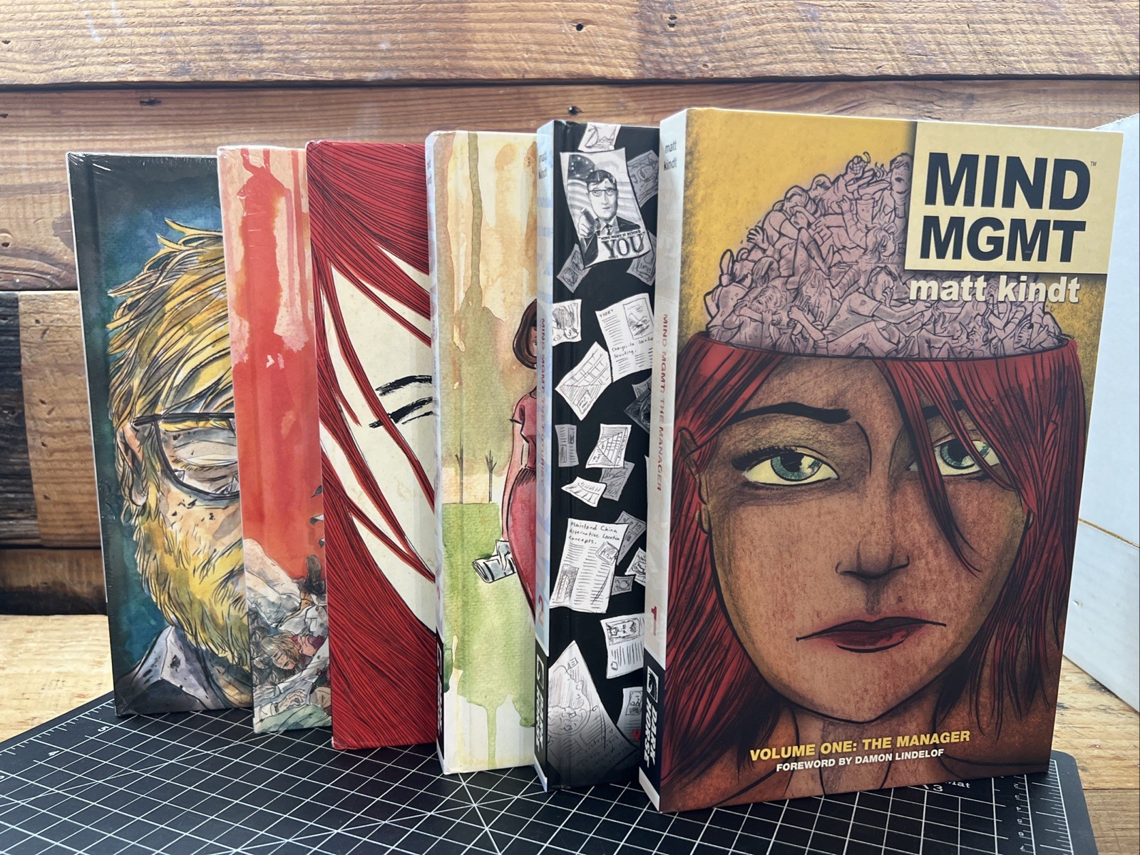 Mind MGMT Vol 1-6 Hardcovers Complete Set Dark Horse Comics 1 Signed Matt Kindt