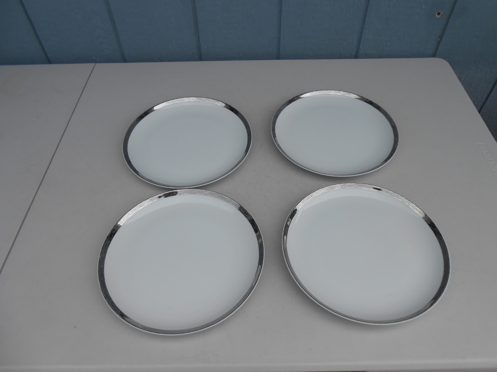 4 Fukagawa Arita Silver Lichen Dinner Plates No. 917 Japan 10 1/4\