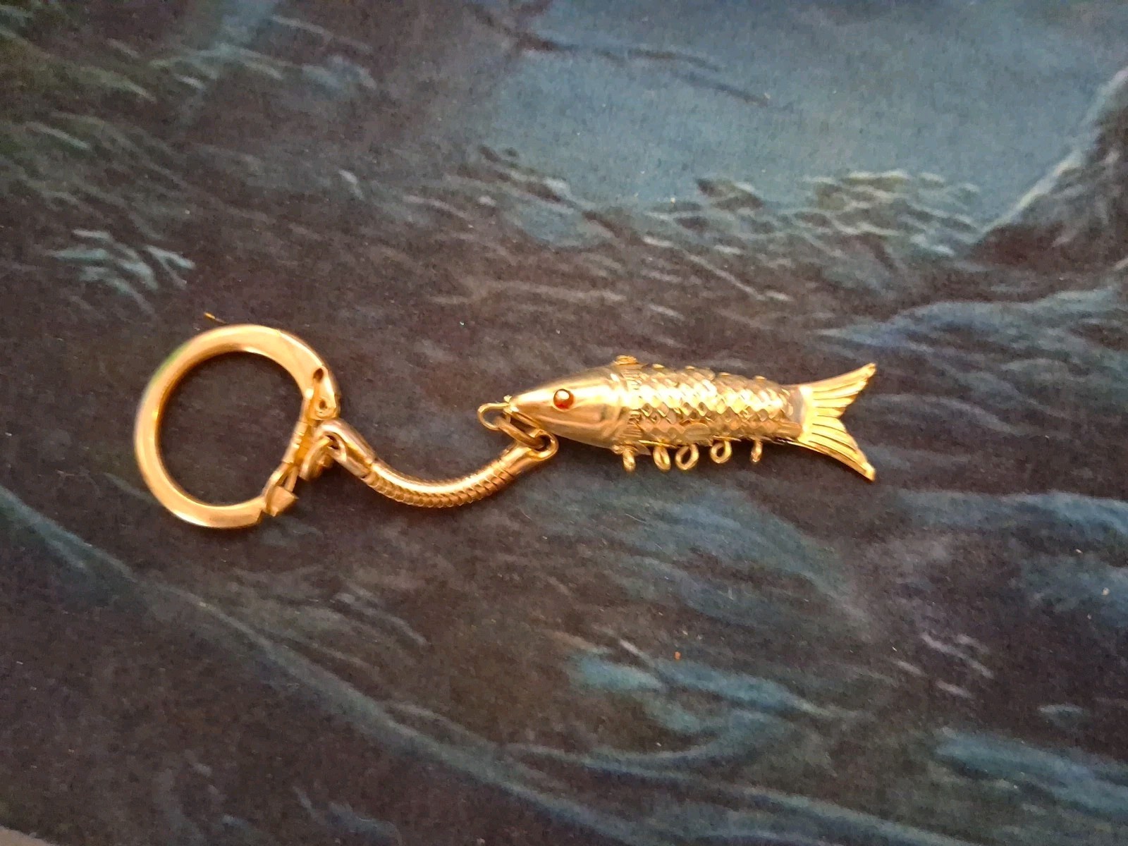 Vintage Articulated Flexible Fish Silverish/Gold Toned Pendant Keychain 2-1/2\