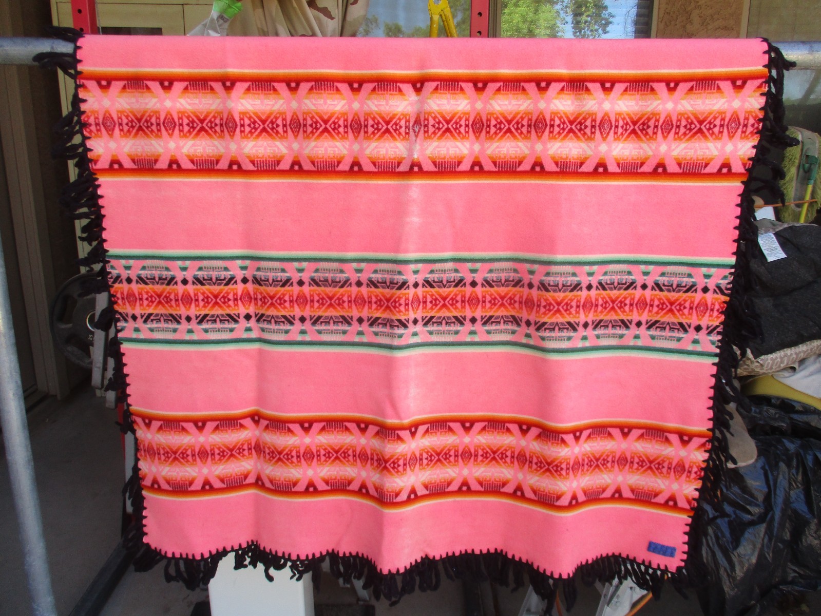 Vtg PENDLETON, BEAVER STATE Pink Wool Tasseled Indian Blanket, 43x61 inches