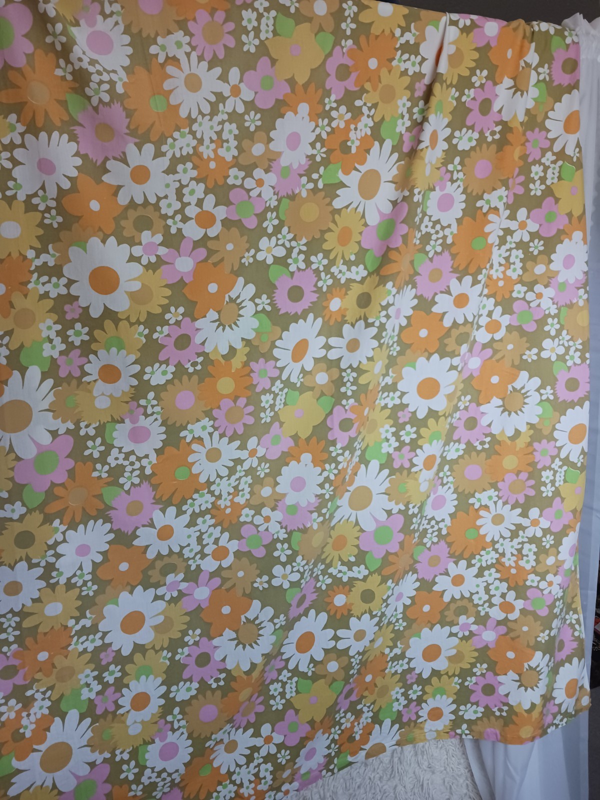 AS IS CRAFT Vintage 70s Fieldcrest green pink orange Lazy Daisy flat Sheet 