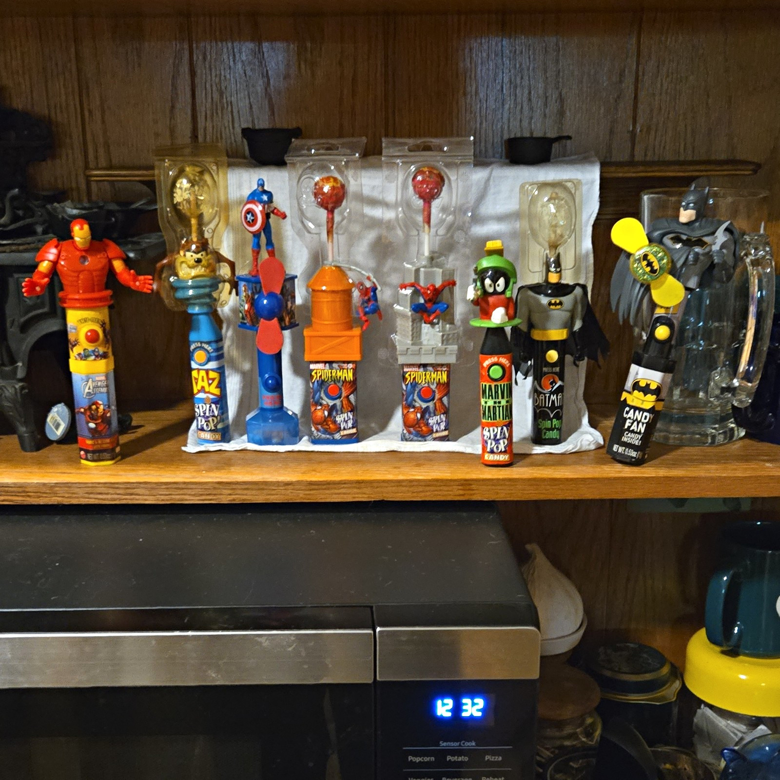 PEZ Superhero Candy Dispensers Lot w/ Captain America & Batman   Vintage 18 Pc